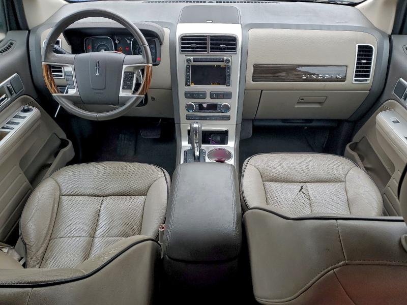 Photo 8 from auction – 2010 LINCOLN MKX with VIN 2LMDJ8JC8ABJ21204