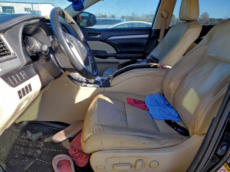 Photo 7 from auction – 2015 TOYOTA HIGHLANDER with VIN 5TDKKRFH7FS084263