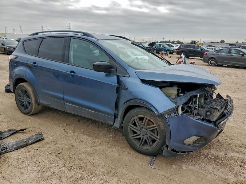 Photo 4 from auction – 2018 FORD ESCAPE SE with VIN 1FMCU0GD4JUB42223