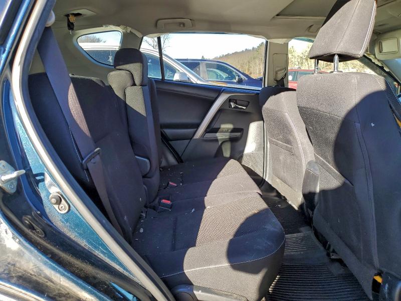 Photo 11 from auction – 2017 TOYOTA RAV4 XLE with VIN JTMRFREV6HD210458