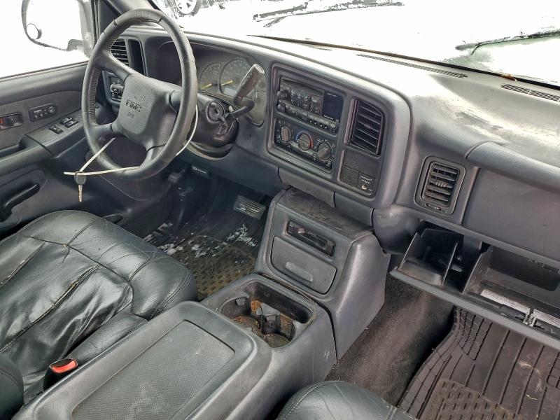 Photo 8 from auction – 2000 GMC NEW SIERRA with VIN 2GTEC19T5Y1280272