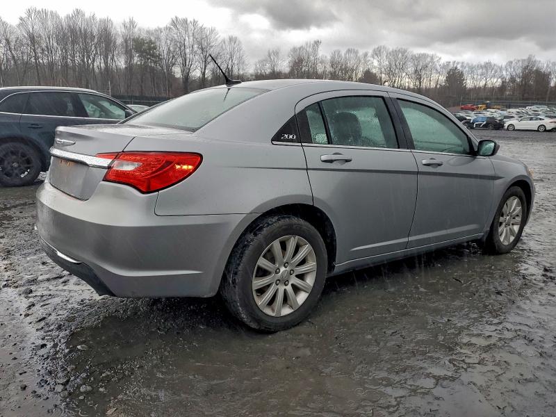 Photo 3 from auction – 2013 CHRYSLER 200 TOURIN with VIN 1C3CCBBG7DN731628