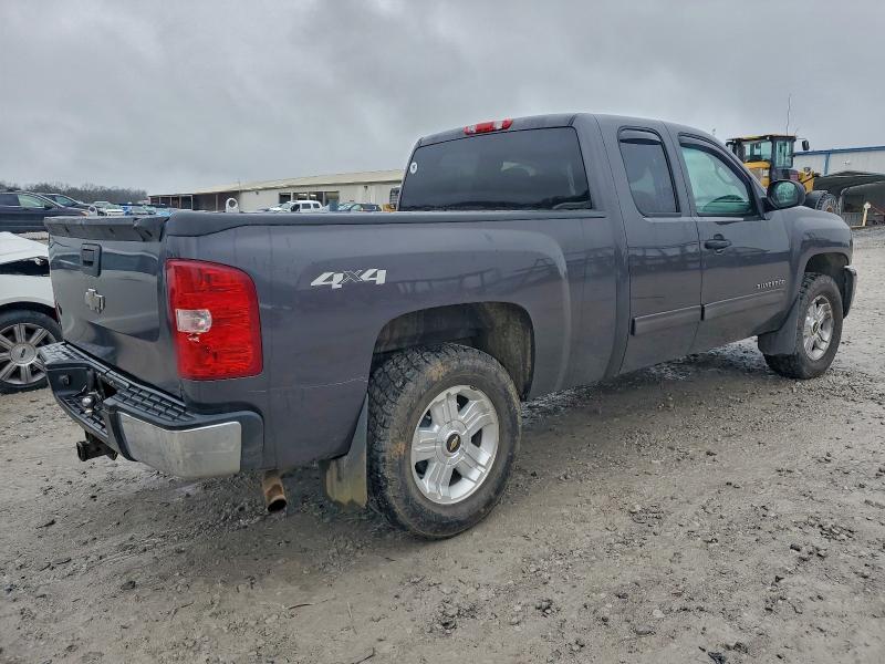Photo 3 from auction – 2010 CHEVROLET SILVERADO with VIN 1GCSKREAXAZ137615