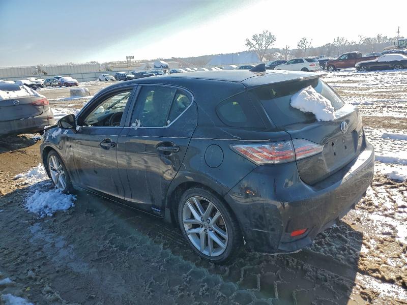 Photo 2 from auction – 2015 LEXUS CT 200 with VIN JTHKD5BH0F2217766