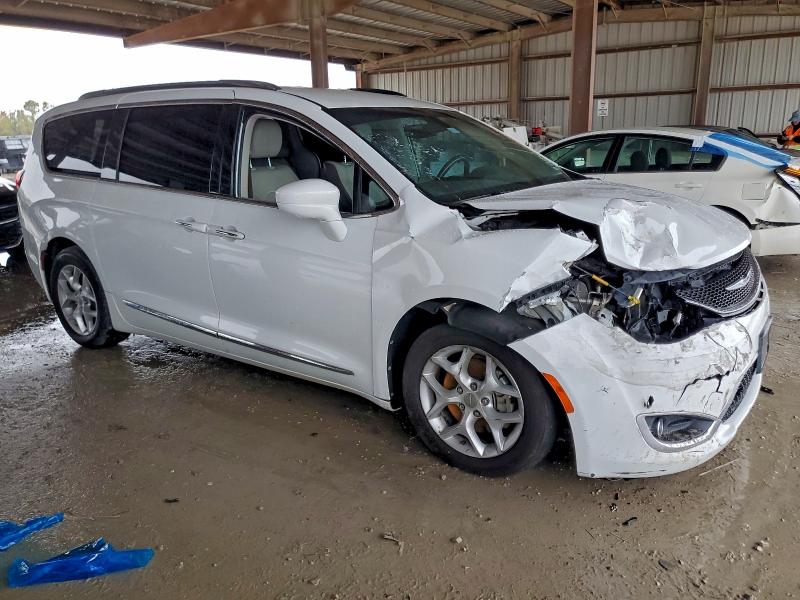 Photo 4 from auction – 2018 CHRYSLER PACIFICA T with VIN 2C4RC1EG6JR188427