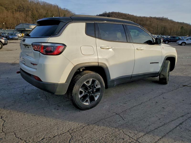 Photo 3 from auction – 2018 JEEP COMPASS TR with VIN 3C4NJDDB7JT451212