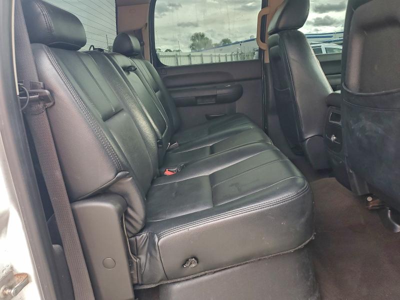 Photo 10 from auction – 2008 GMC SIERRA C15 with VIN 3GTEC13J98G213494