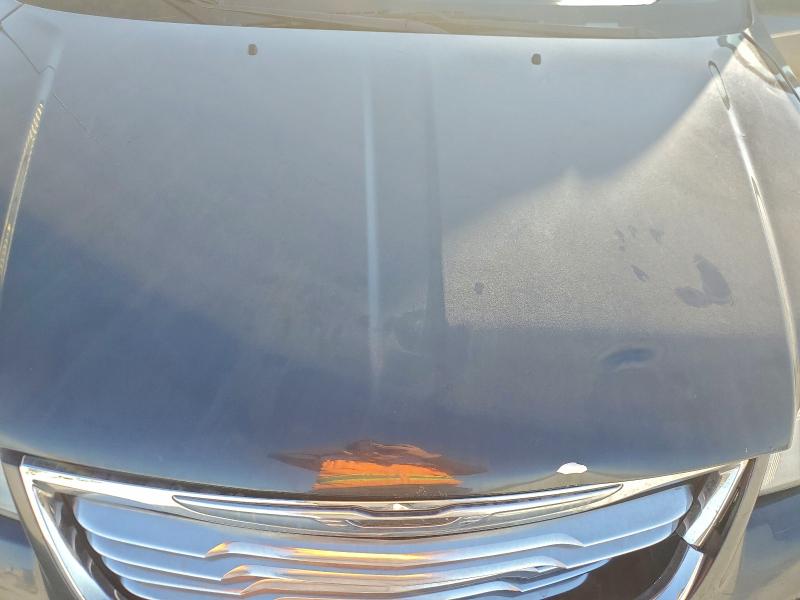 Photo 12 from auction – 2013 CHRYSLER TOWN & COU with VIN 2C4RC1BG5DR604685