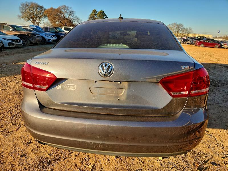 Photo 6 from auction – 2015 VOLKSWAGEN PASSAT S with VIN 1VWAT7A37FC087669