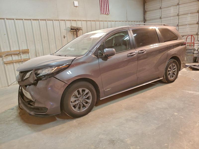 TOYOTA SIENNA LE 2021 with VIN 5TDBRKEC4MS048973 - Photo from auction