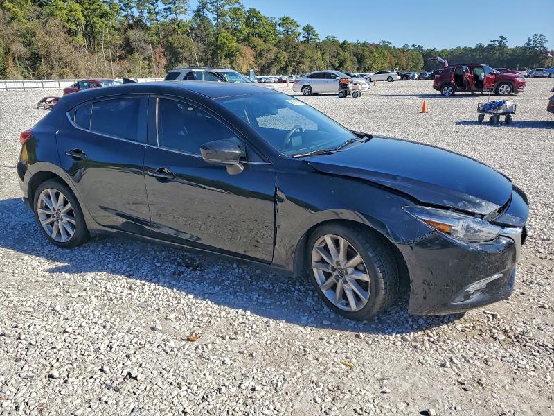 Photo 4 from auction – 2017 MAZDA 3 GRAND TO with VIN JM1BN1M34H1149943