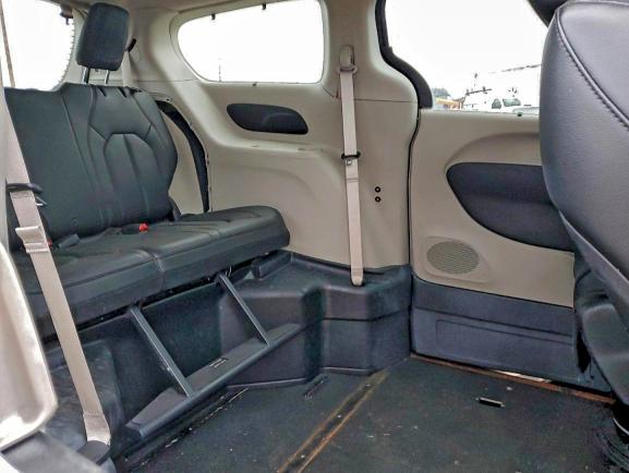 Photo 11 from auction – 2018 CHRYSLER PACIFICA with VIN 2C4RC1BG8JR314923