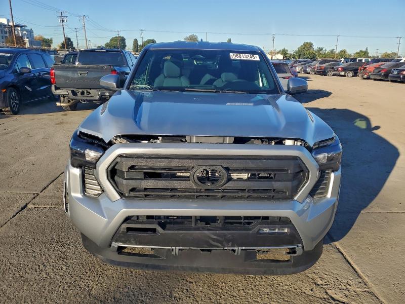 Photo 5 from auction – 2025 TOYOTA TACOMA DOU with VIN 3TMLB5JN8SM166622