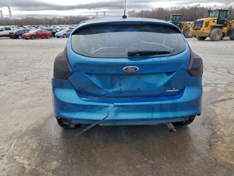Photo 6 from auction – 2014 FORD FOCUS SE with VIN 1FADP3K21EL426272
