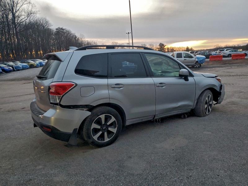 Zdjęcie 3 z aukcji – 2018 SUBARU FORESTER 2 z VIN JF2SJAGC6JH598546