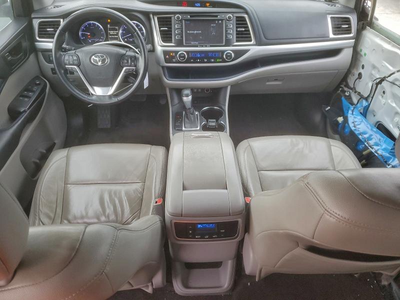 Photo 8 from auction – 2018 TOYOTA HIGHLANDER with VIN 5TDZZRFH2JS265211