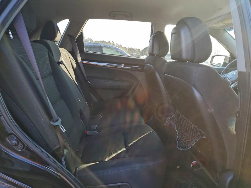 Photo 10 from auction – 2014 KIA SORENTO LX with VIN 5XYKT3A67EG522470