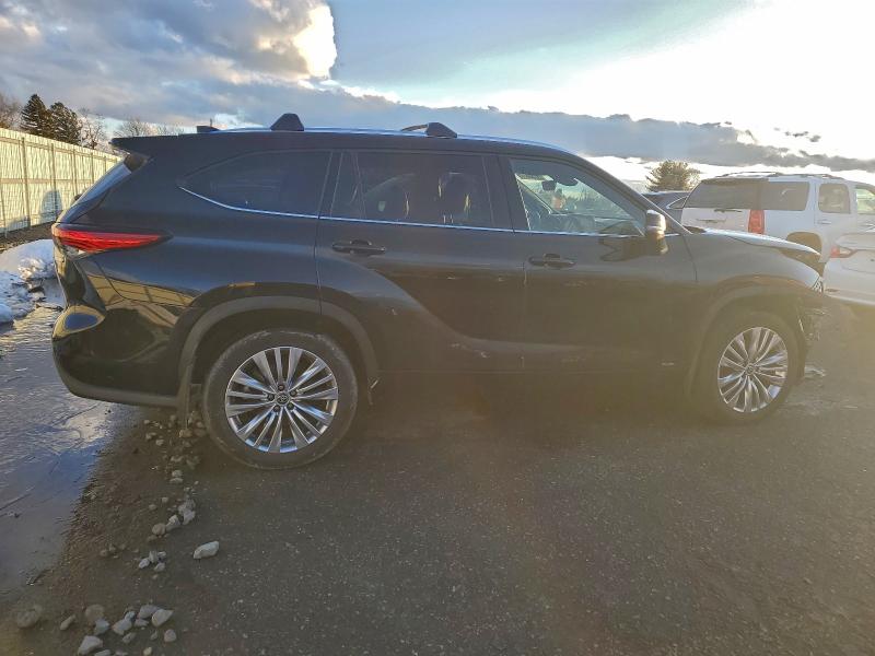 Photo 3 from auction – 2023 TOYOTA HIGHLANDER with VIN 5TDEBRCH5PS128702