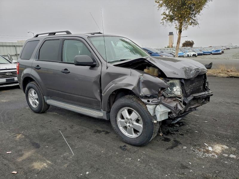Photo 4 from auction – 2011 FORD ESCAPE XLT with VIN 1FMCU0DG1BKB25598