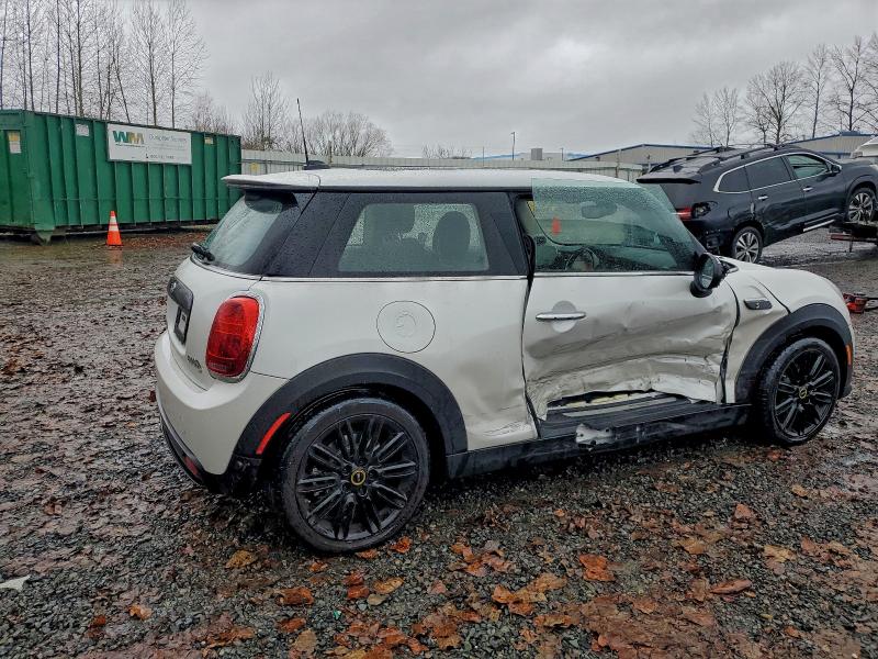 Photo 3 from auction – 2024 MINI COOPER SE with VIN WMW13DJ09R2V84558