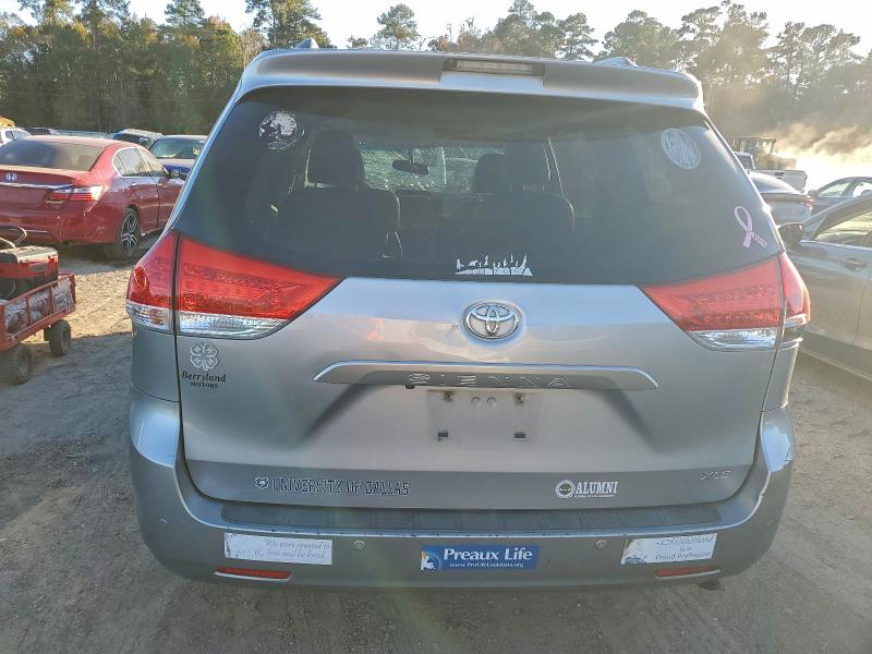 Photo 6 from auction – 2012 TOYOTA SIENNA XLE with VIN 5TDYK3DC7CS184356