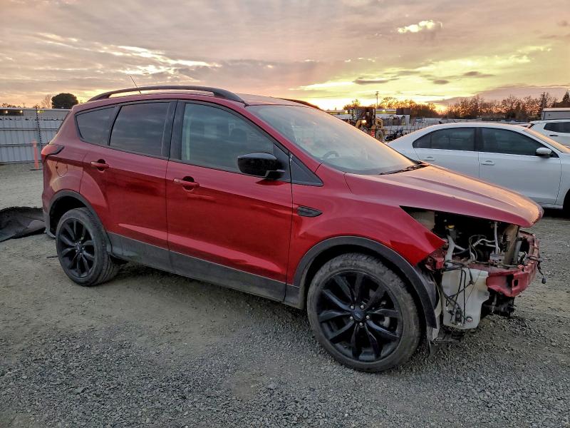 Photo 4 from auction – 2019 FORD ESCAPE with VIN 1FMCU0GD5KUB63096