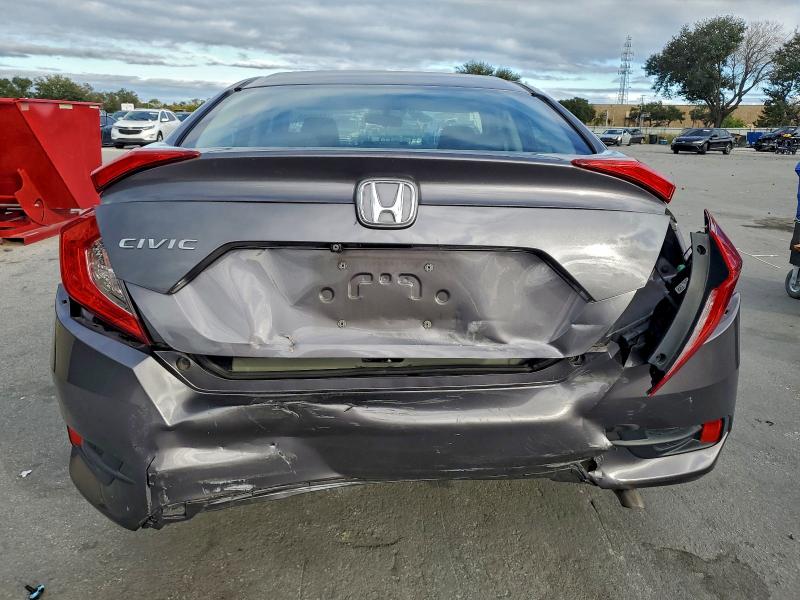 Photo 6 from auction – 2018 HONDA CIVIC LX with VIN 19XFC2F5XJE014142