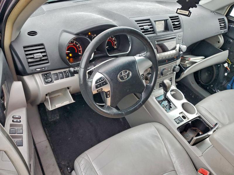 Photo 8 from auction – 2011 TOYOTA HIGHLANDER with VIN 5TDBK3EH5BS067731