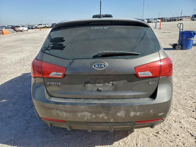 Foto 6 de la subasta – 2011 KIA FORTE EX con VIN KNAFU5A23B5319911