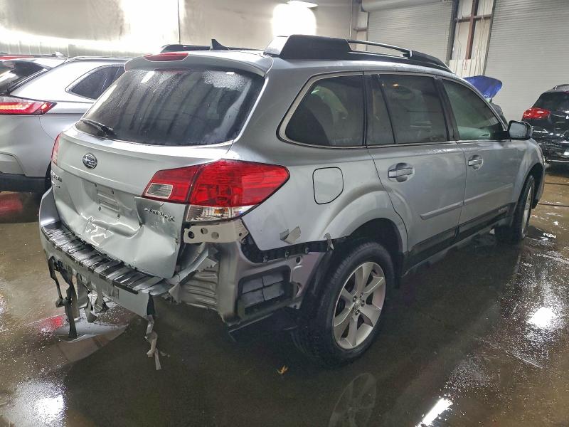 Photo 3 from auction – 2013 SUBARU OUTBACK 2. with VIN 4S4BRCLC2D3216793