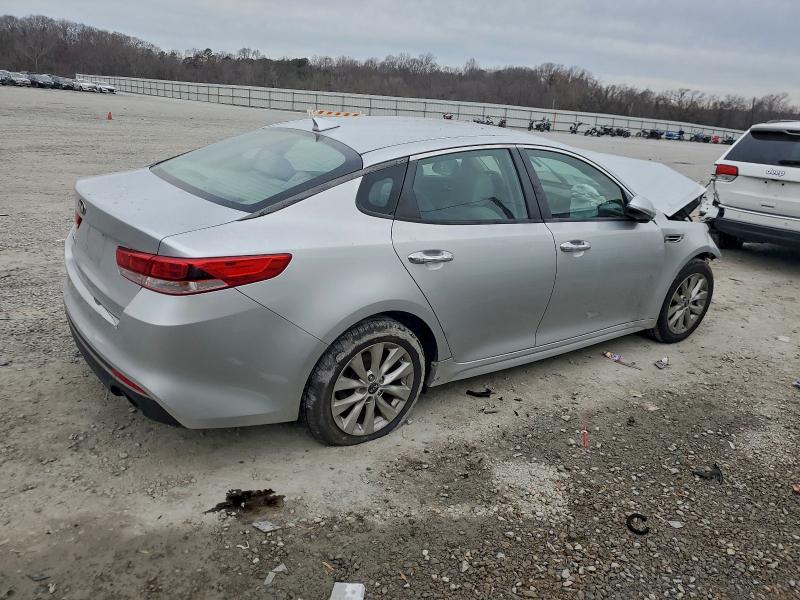 Photo 3 from auction – 2016 KIA OPTIMA LX with VIN 5XXGT4L36GG006008