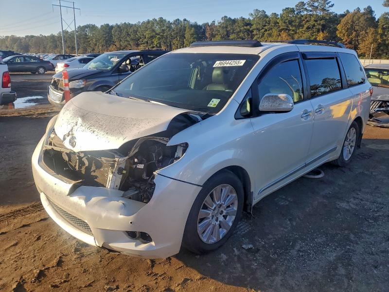 TOYOTA SIENNA XLE 2015 with VIN 5TDYK3DC1FS658967 - Photo from auction