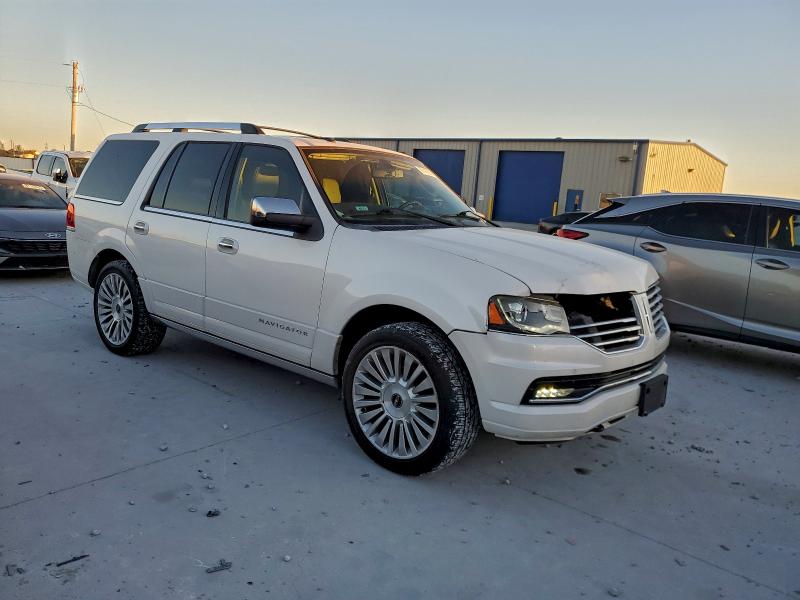 Photo 4 from auction – 2015 LINCOLN NAVIGATOR with VIN 5LMJJ2HT2FEJ13870