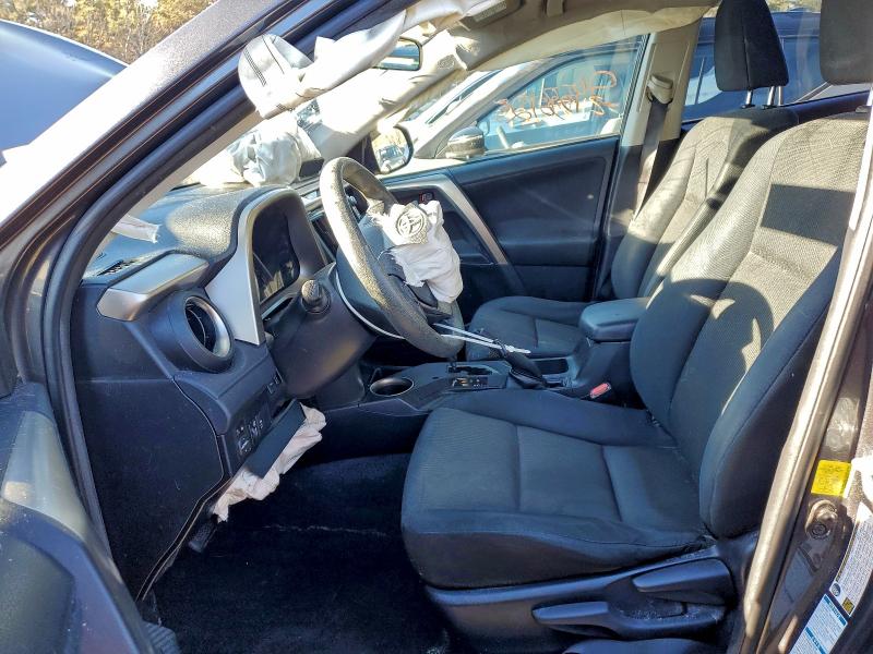 Photo 7 from auction – 2014 TOYOTA RAV4 LE with VIN JTMBFREV8EJ007179