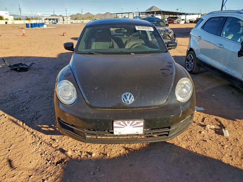 Photo 5 from auction – 2013 VOLKSWAGEN BEETLE with VIN 3VWFP7AT7DM620383