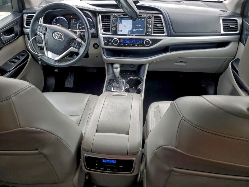 Photo 8 from auction – 2016 TOYOTA HIGHLANDER with VIN 5TDJKRFH0GS291462