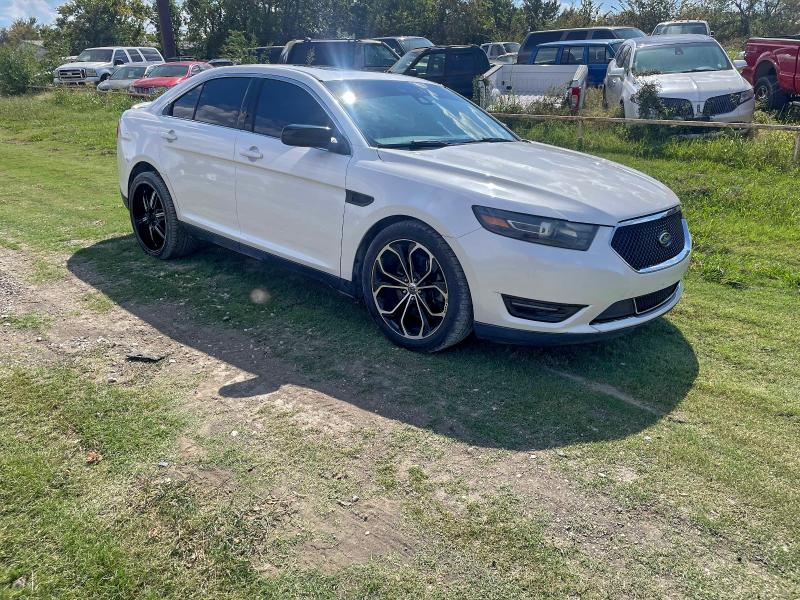 FORD TAURUS SHO 2015 with VIN 1FAHP2KT2FG174904 - Photo from auction