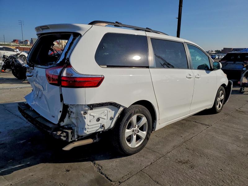 Photo 3 from auction – 2016 TOYOTA SIENNA LE with VIN 5TDKK3DC4GS700183
