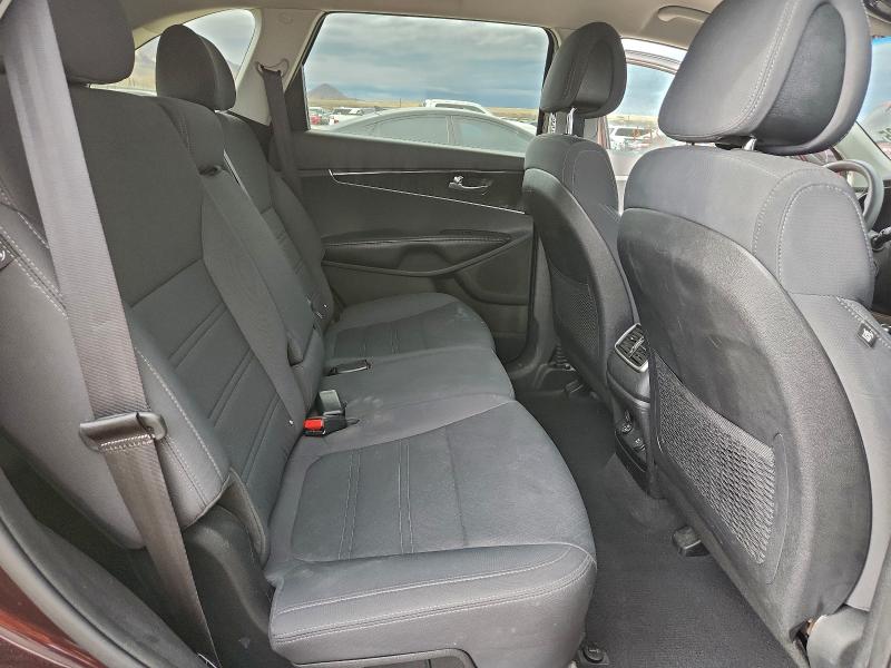 Photo 11 from auction – 2016 KIA SORENTO LX with VIN 5XYPGDA56GG034038