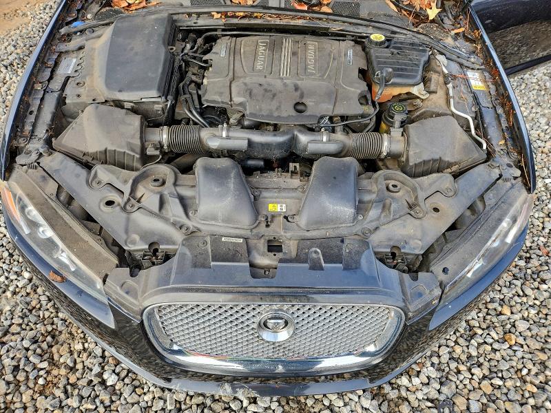 Photo 11 from auction – 2013 JAGUAR XF with VIN SAJWJ0EF0D8S79690