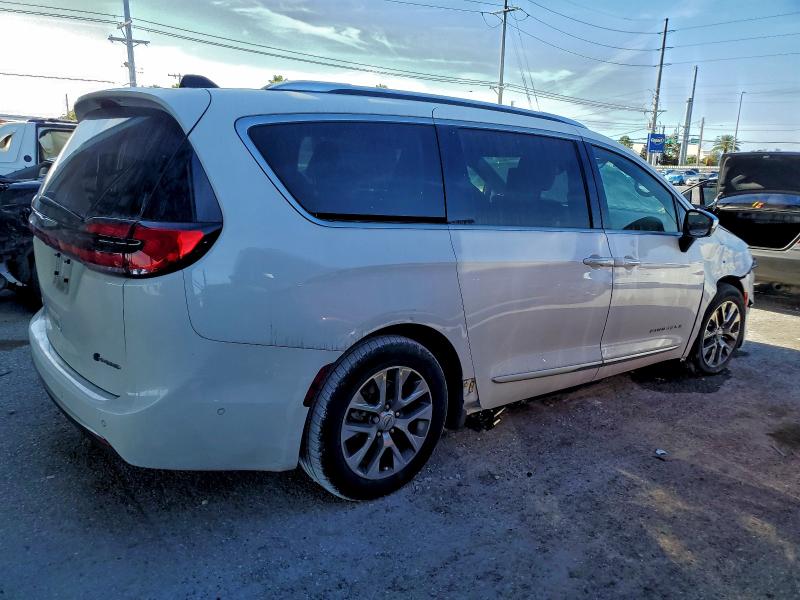 Photo 3 from auction – 2023 CHRYSLER PACIFICA H with VIN 2C4RC1N77PR500277