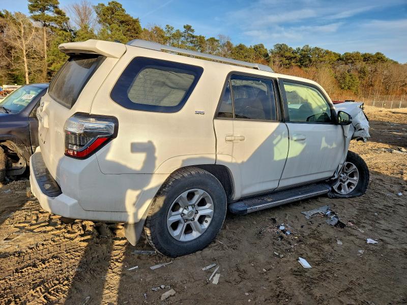 Photo 3 from auction – 2018 TOYOTA 4RUNNER SR with VIN JTEBU5JR2J5554180
