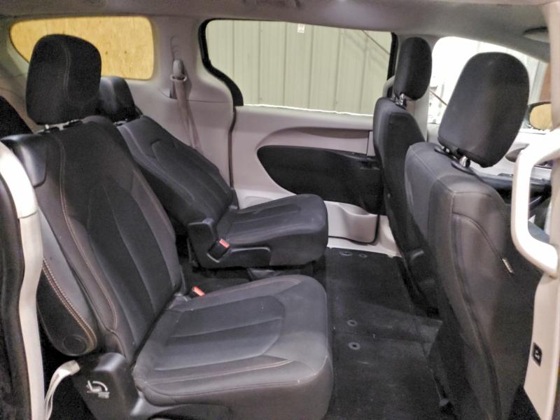 Photo 11 from auction – 2017 CHRYSLER PACIFICA T with VIN 2C4RC1DGXHR537780