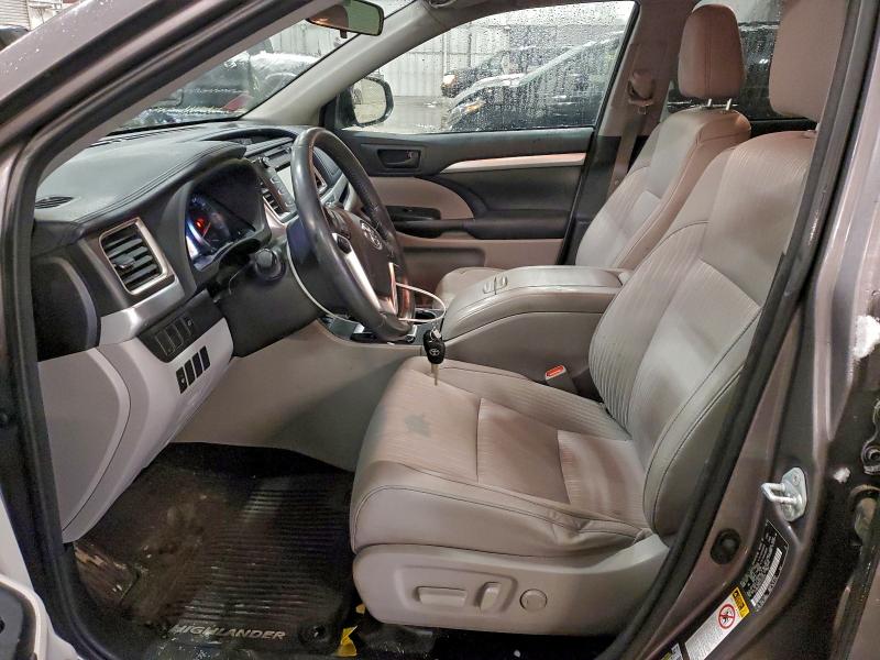 Photo 7 from auction – 2015 TOYOTA HIGHLANDER with VIN 5TDBKRFHXFS222670
