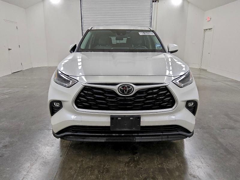 Photo 5 from auction – 2021 TOYOTA HIGHLANDER with VIN 5TDBZRBH0MS070154
