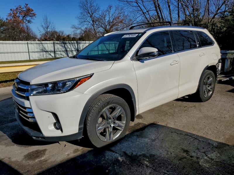 TOYOTA HIGHLANDER 2017 with VIN 5TDDZRFH3HS455894 - Photo from auction
