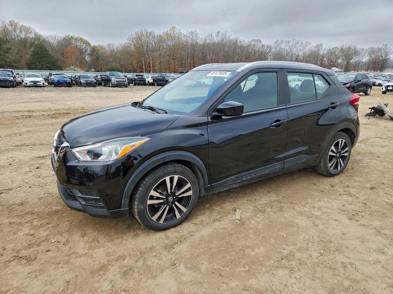 NISSAN KICKS S 2019 with VIN 3N1CP5CU3KL527463 - Photo from auction