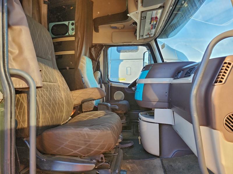 Photo 5 from auction – 2016 VOLVO VN VNL with VIN 4V4N99EJ6GN948440