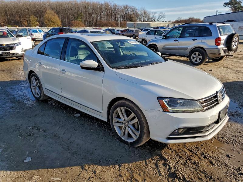Photo 4 from auction – 2017 VOLKSWAGEN JETTA with VIN 3VWL17AJ5HM225529