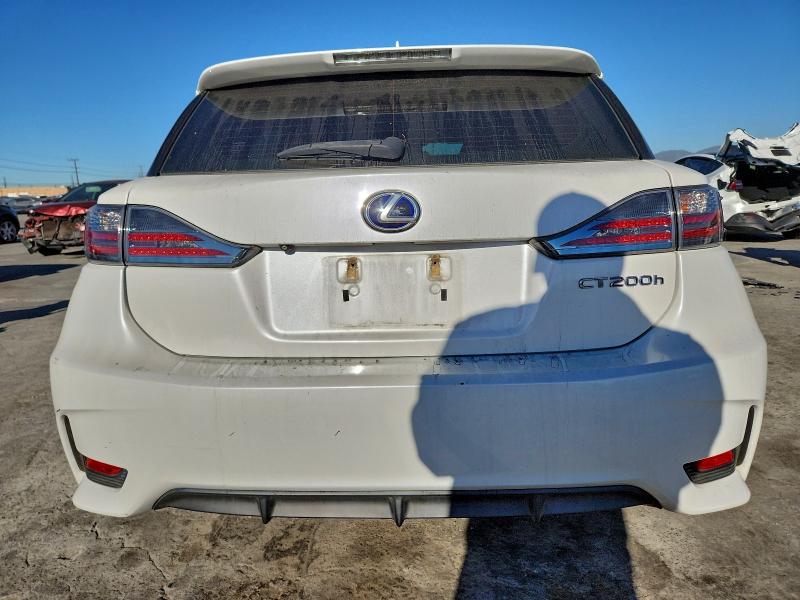 Photo 6 from auction – 2014 LEXUS CT 200 with VIN JTHKD5BH0E2184976